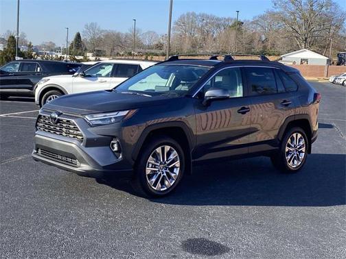 2025 Toyota RAV4 XLE Premium