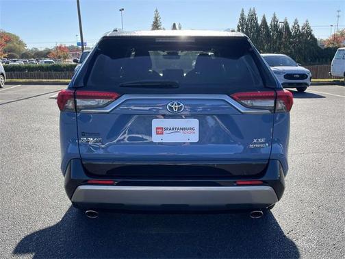 2023 Toyota RAV4 Hybrid SE