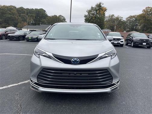 2025 Toyota Sienna Platinum