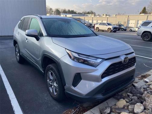 2024 Toyota RAV4 XLE