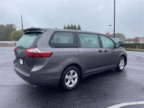 2017 Toyota Sienna SE