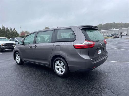2017 Toyota Sienna SE