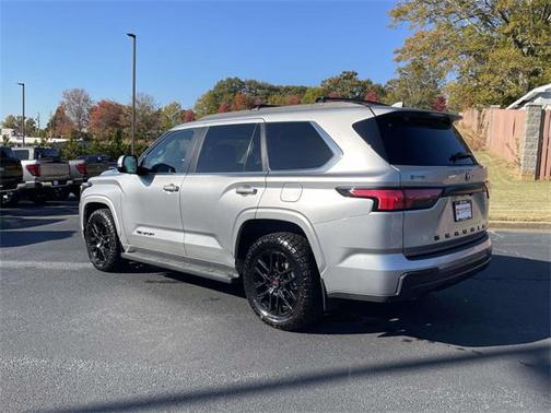 2024 Toyota Sequoia SR5