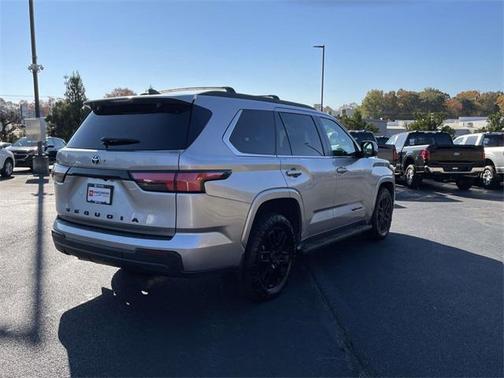 2024 Toyota Sequoia SR5