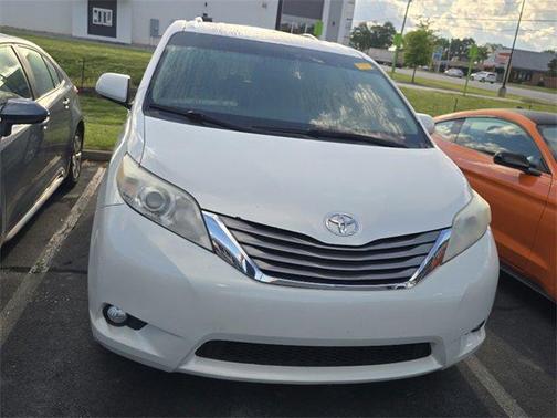2015 Toyota Sienna XLE