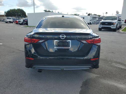 2022 Nissan Sentra SR