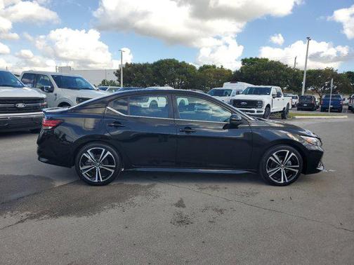 2022 Nissan Sentra SR