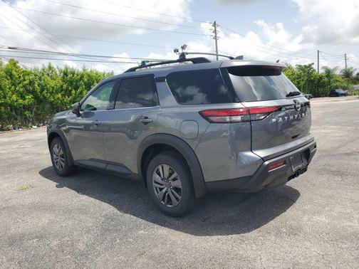 2025 Nissan Pathfinder SV FWD
