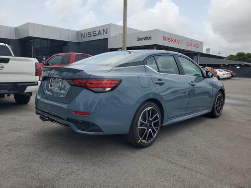 2025 Nissan Sentra SR