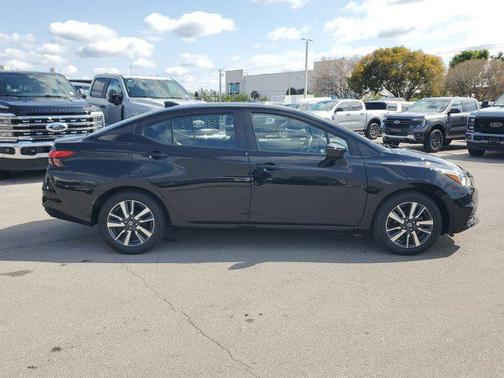 2021 Nissan Versa 1.6 SV