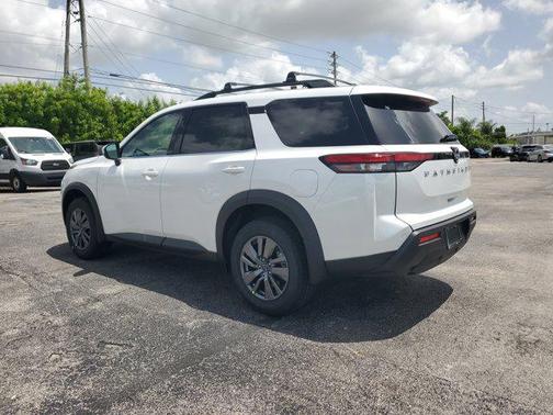 2025 Nissan Pathfinder SV FWD