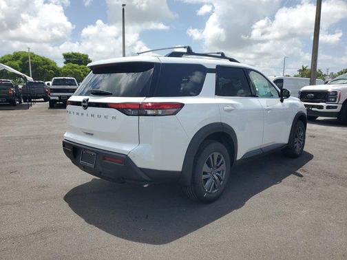 2025 Nissan Pathfinder SV FWD