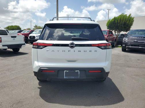 2025 Nissan Pathfinder SV FWD