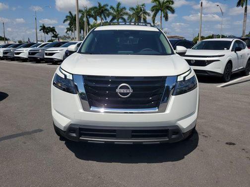 2025 Nissan Pathfinder SV FWD