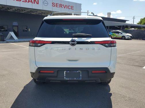 2025 Nissan Pathfinder SV FWD