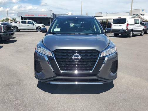 2025 Nissan Kicks S
