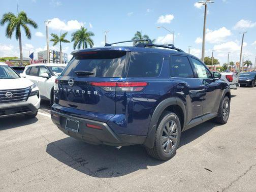 2025 Nissan Pathfinder SV FWD