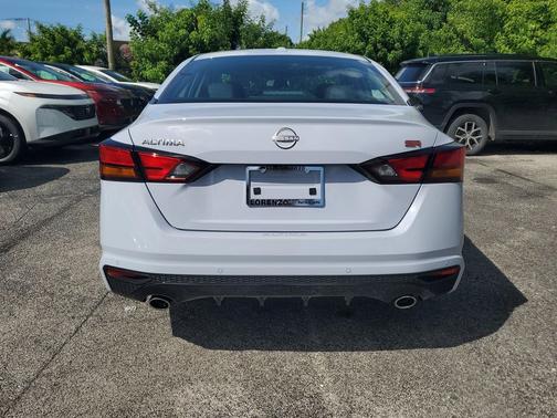 2025 Nissan Altima SR FWD