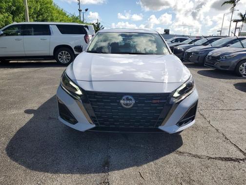 2025 Nissan Altima SR FWD