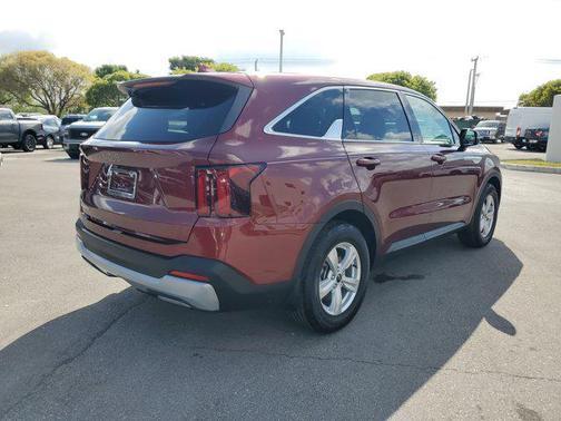 2024 Kia Sorento LX