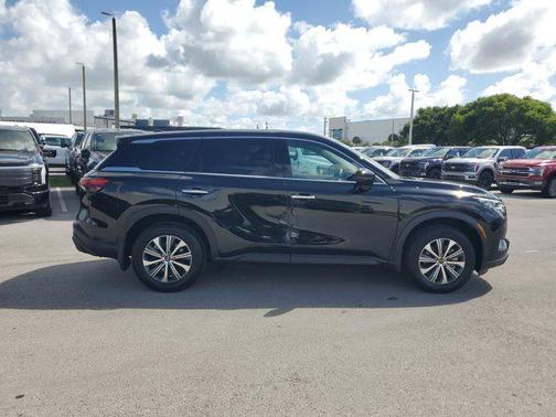 2025 INFINITI QX60 Pure