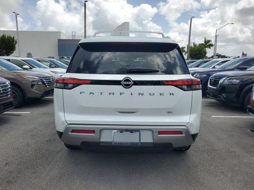 2025 Nissan Pathfinder SL FWD