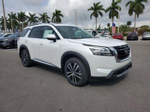 2025 Nissan Pathfinder Platinum FWD