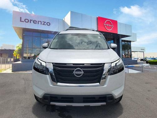 2025 Nissan Pathfinder SL FWD