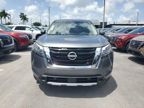 2025 Nissan Pathfinder SL FWD