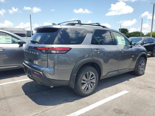 2025 Nissan Pathfinder SV FWD