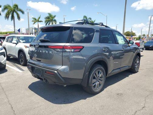 2025 Nissan Pathfinder SV FWD