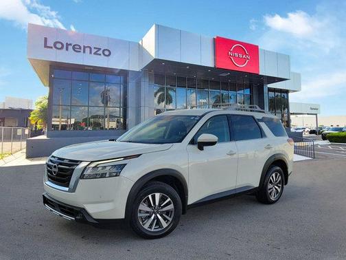 2024 Nissan Pathfinder SL FWD