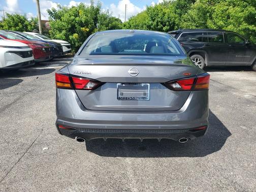 2025 Nissan Altima SR FWD