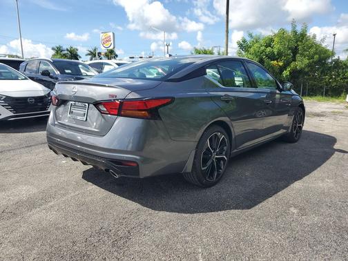 2025 Nissan Altima SR FWD