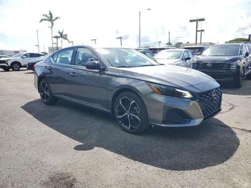 2025 Nissan Altima SR FWD