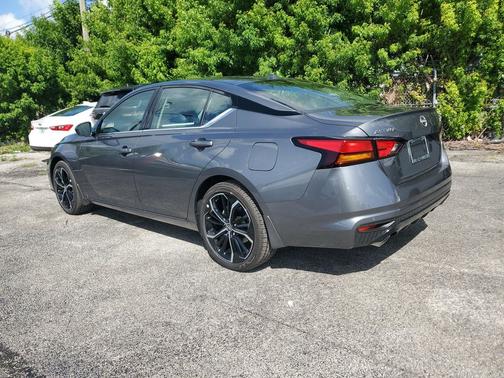 2025 Nissan Altima SR FWD