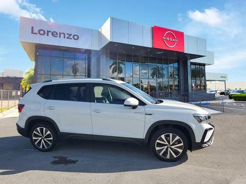2024 Volkswagen Taos 1.5T SE
