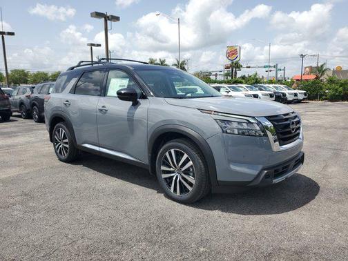 2025 Nissan Pathfinder Platinum FWD