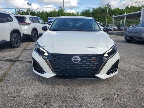 2025 Nissan Altima SR FWD
