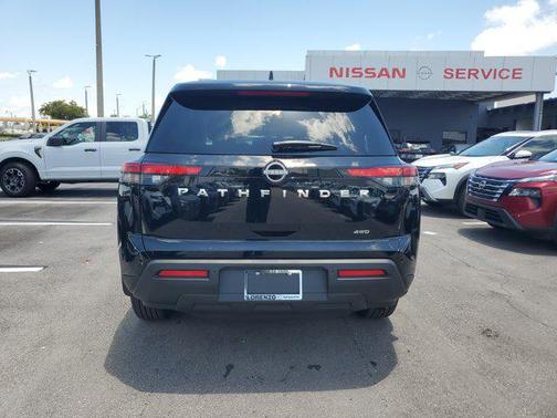 2025 Nissan Pathfinder S 4WD