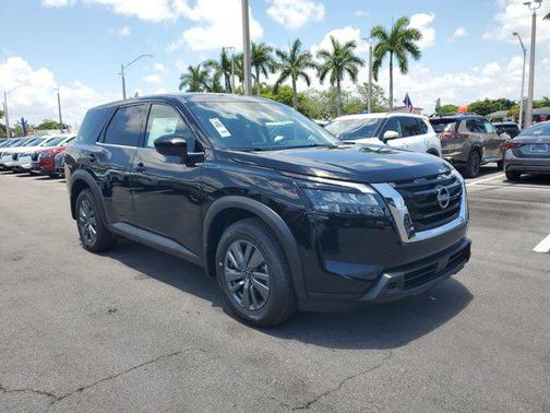 2025 Nissan Pathfinder S 4WD