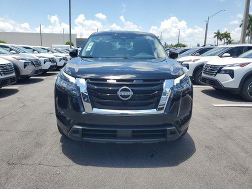 2025 Nissan Pathfinder S 4WD