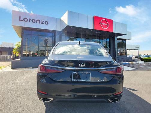 2023 Lexus ES 350 Base