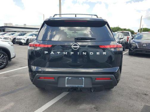 2025 Nissan Pathfinder SV FWD