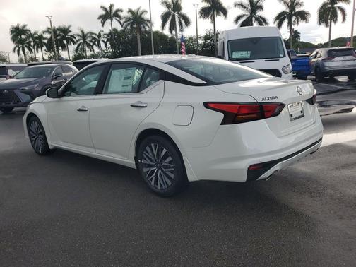 2025 Nissan Altima SV FWD