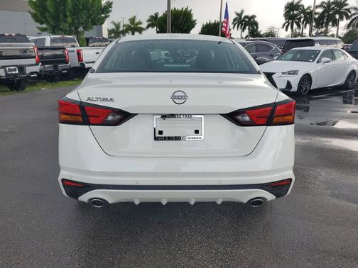 2025 Nissan Altima SV FWD