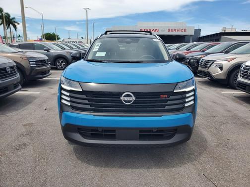 2025 Nissan Kicks SR