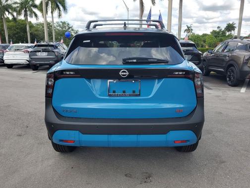 2025 Nissan Kicks SR