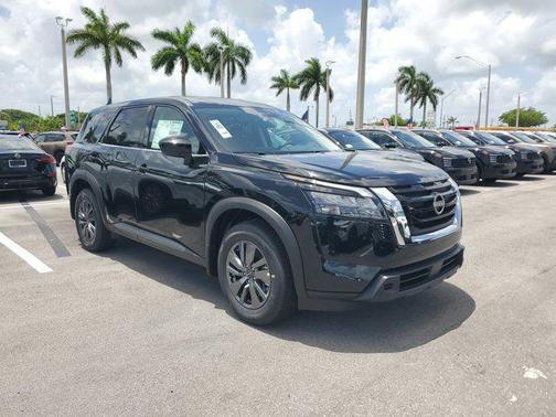 2025 Nissan Pathfinder S FWD