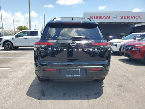2025 Nissan Pathfinder SV FWD